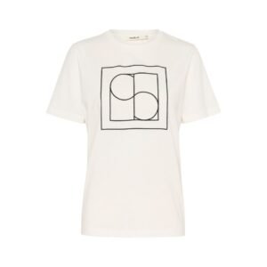 Minimal λευκό T-shirt Soaked in Luxury, 100% βαμβακερό, με μαύρο κεντητό γεωμετρικό σχέδιο σε τετράγωνο πλαίσιο.
