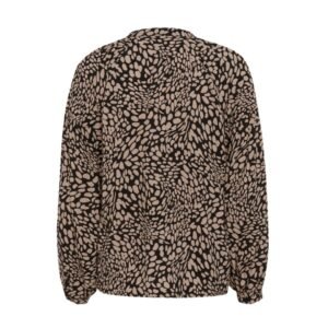 «Πίσω όψη εμπριμέ μπλούζας με χαλαρή εφαρμογή και balloon μανίκια, σε μαύρο-μπεζ print, φωτογραφημένη επίπεδα σε λευκό φόντο.»