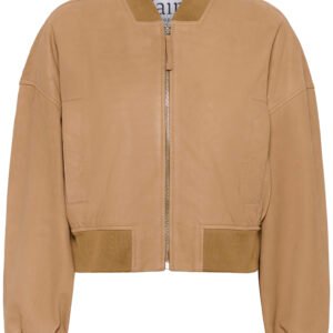 Γυναικείο bomber jacket καμηλό σε σουέντ υφή με cropped γραμμή και ριπ τελειώματα, προϊόν σε λευκό φόντο για eshop
